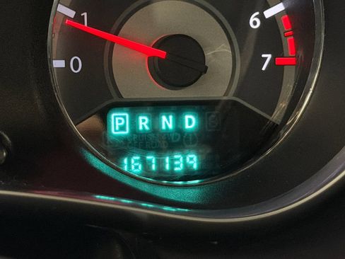 Used 2012 Chrysler 200 Limited FWD image 9