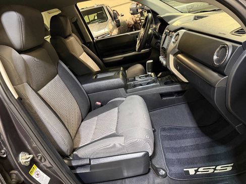 Used 2014 Toyota Tundra SR5 w/ SR5 Upgrade Package image 14