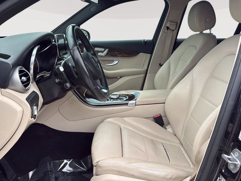 Used 2017 Mercedes-Benz GLC 300 4MATIC image 15