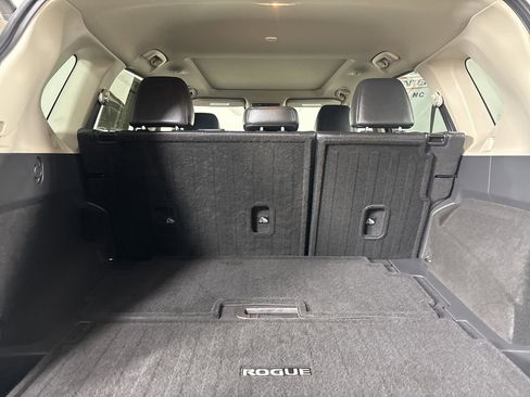 Used 2023 Nissan Rogue SL w/ SL Premium Package image 26