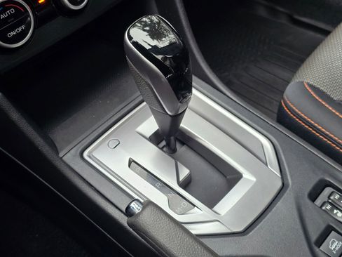 Used 2022 Subaru Crosstrek 2.0i Premium w/ Moonroof Package image 34