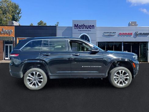 Used 2023 Jeep Grand Cherokee Overland AWD/4WD image 3