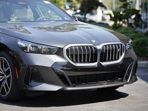 New 2027 BMW i5 eDrive40 RWD image 2