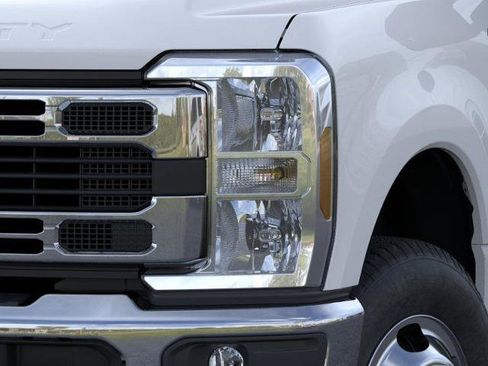 New 2026 Ford F350 XL w/ XL Chrome Package AWD/4WD image 18
