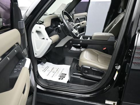 Used 2022 Land Rover Defender 110 S image 15