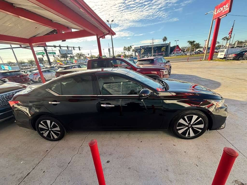 Used 2020 Nissan Altima 2.5 SL FWD image 14