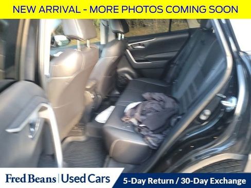 Used 2021 Toyota RAV4 XLE Premium AWD/4WD image 16