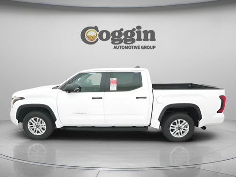 New 2026 Toyota Tundra SR5 w/ SR5 Convenience Package image 6