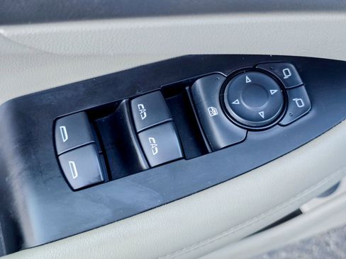 Used 2017 Buick LaCrosse Preferred image 32