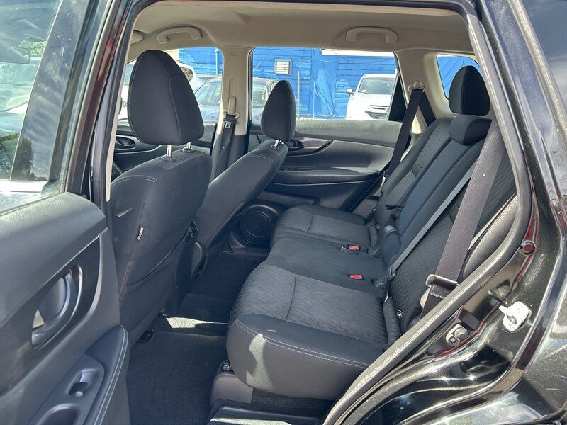 Used 2020 Nissan Rogue S AWD/4WD image 10