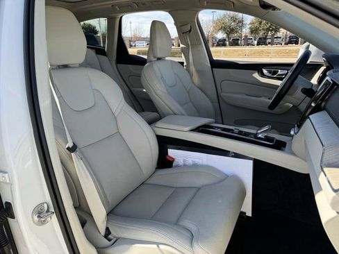 Used 2023 Volvo XC60 T8 Ultimate w/ Climate Package image 32