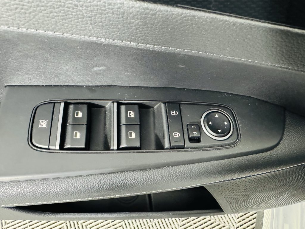 Used 2023 Kia Forte GT-Line w/ GT-Line Technology Package FWD image 7
