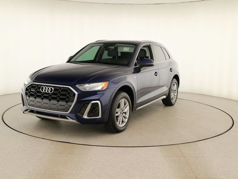 Certified 2022 Audi Q5 2.0T Premium w/ Convenience Package AWD/4WD image 12