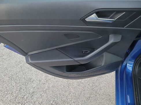 Used 2023 Volkswagen Jetta Sport image 11