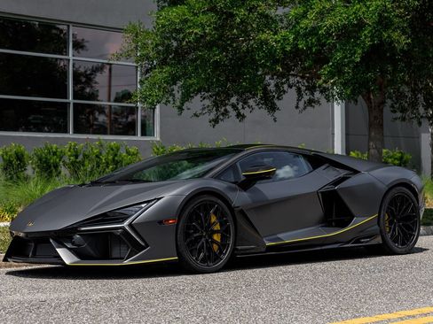 Used 2025 Lamborghini Revuelto AWD/4WD image 44