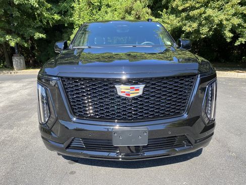 Used 2025 Cadillac Escalade Sport Platinum w/ LPO, Floor Liner Package AWD/4WD image 3