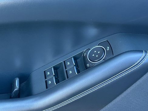 Used 2021 Ford Mustang Mach-E Select image 12