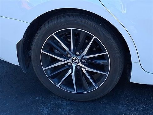 Used 2024 Toyota Camry SE image 28