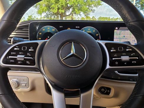 Used 2020 Mercedes-Benz GLE 350 4MATIC w/ 3rd Row Seat Package image 15