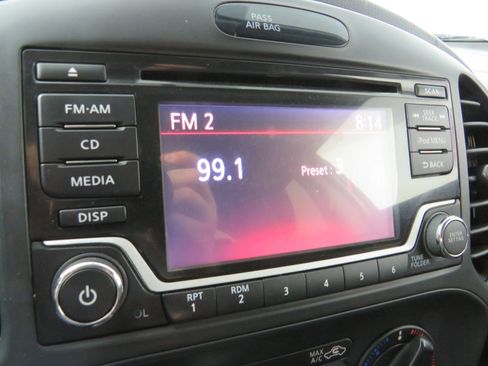 Used 2017 Nissan Juke S image 20