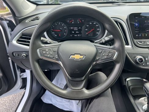 Used 2023 Chevrolet Malibu LT FWD image 18