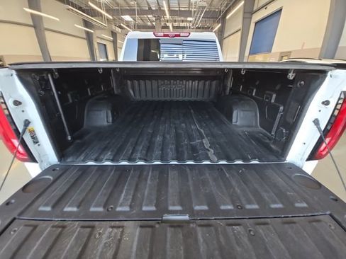 Used 2023 GMC Sierra 1500 AT4 w/ Technology Package AWD/4WD image 23