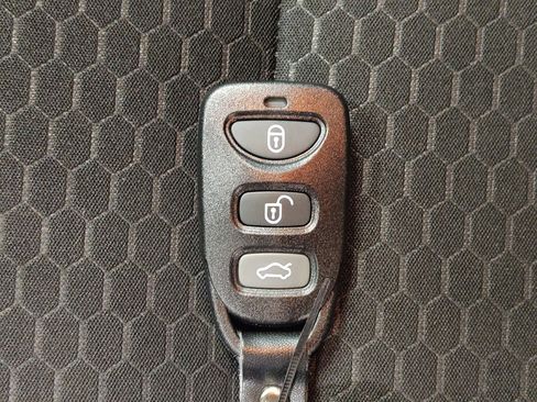 Used 2019 Hyundai Elantra SEL w/ Cargo Package image 32