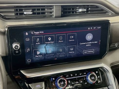 Used 2023 GMC Sierra 1500 Denali w/ Technology Package AWD/4WD image 17