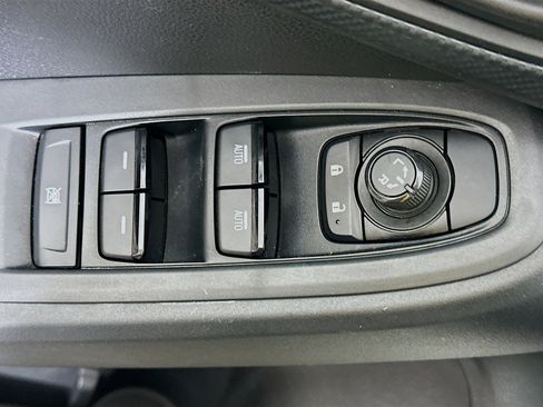 Used 2024 Subaru Crosstrek 2.0i Premium image 15