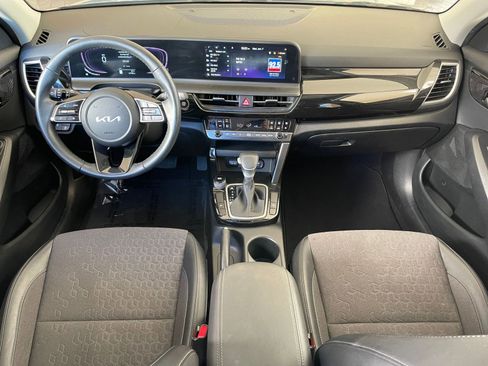 Used 2025 Kia Seltos S image 32
