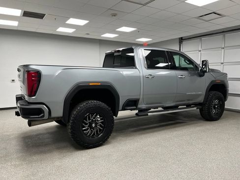 Used 2024 GMC Sierra 3500 Denali w/ Technology Package AWD/4WD image 11