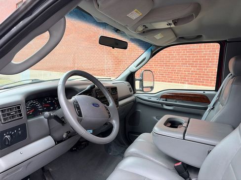Used 2004 Ford F350 4x4 SuperCab Super Duty image 6