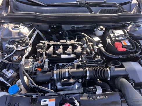Used 2018 Honda Accord Touring image 10