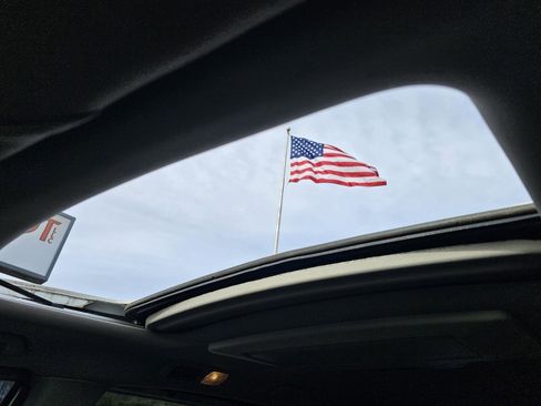 Used 2011 Honda Odyssey Touring image 18