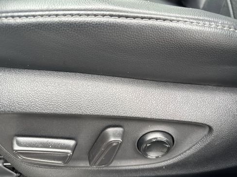 Used 2024 Toyota Highlander Platinum image 12