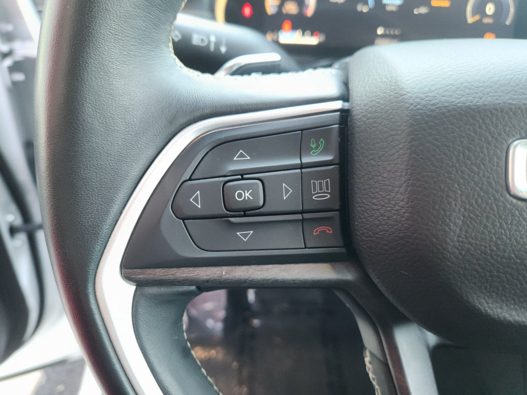 Used 2022 Jeep Grand Cherokee Limited AWD/4WD image 25