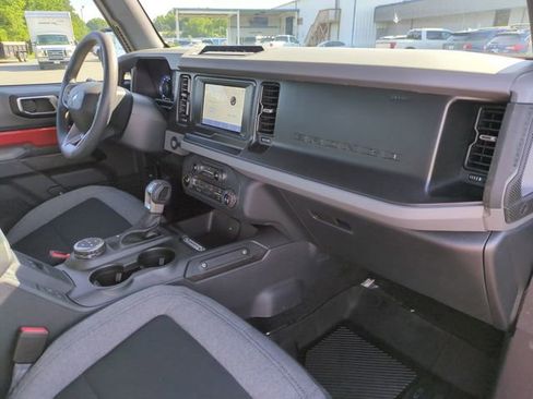 Used 2022 Ford Bronco 2-Door w/ Sasquatch Package AWD/4WD image 33