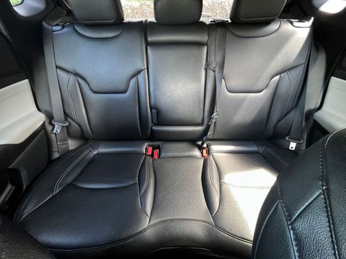 Used 2025 Jeep Compass Limited AWD/4WD image 39