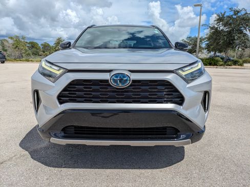Used 2023 Toyota RAV4 XSE AWD/4WD image 9