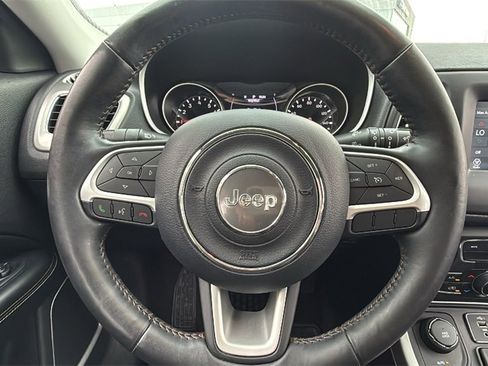 Used 2019 Jeep Compass Latitude w/ Cold Weather Group image 9