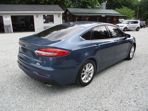 Used 2019 Ford Fusion SE FWD image 5