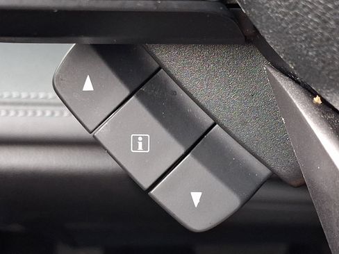 Used 2022 Subaru Outback Touring AWD/4WD image 25