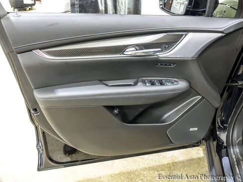 Certified 2023 Cadillac XT6 Sport w/ Technology Package image 21