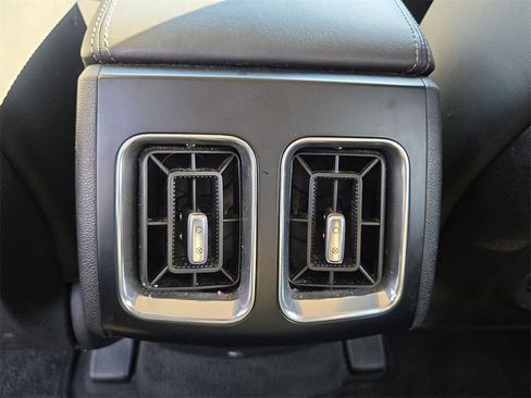 Used 2024 Kia Sorento S image 26