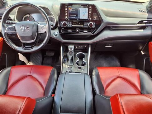 Used 2022 Toyota Highlander XSE image 13