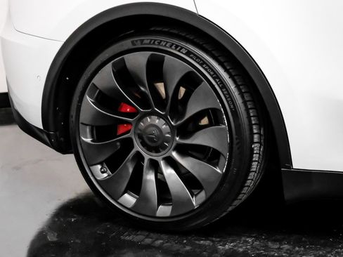 Used 2021 Tesla Model Y Performance image 42