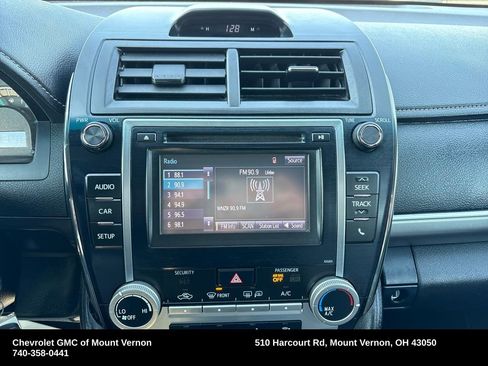 Used 2014 Toyota Camry SE image 19