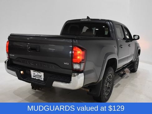 Used 2018 Toyota Tacoma SR5 AWD/4WD image 4