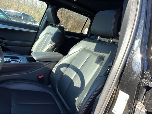 Used 2024 Jeep Wagoneer Launch Edition image 18