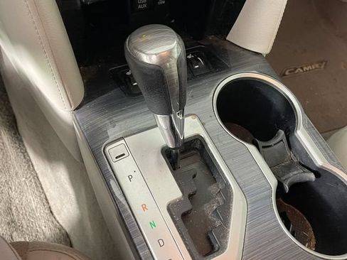 Used 2012 Toyota Camry XLE w/ Leather Pkg FWD image 9